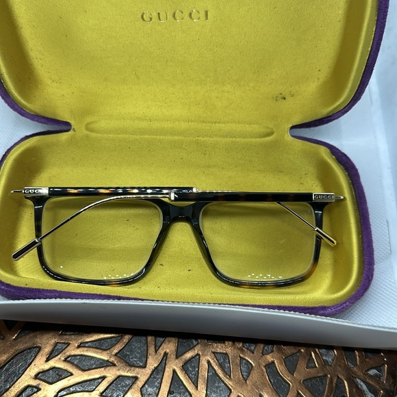 GUCCI - Picture 3 of 5